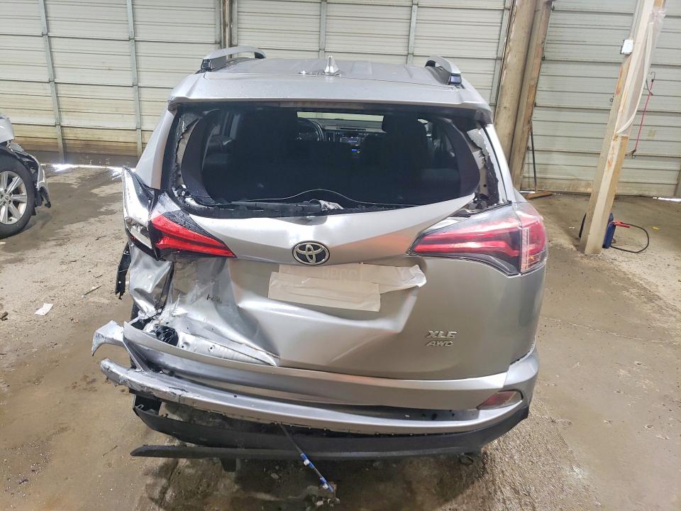 Auction sale of the 2018 Toyota Rav4, vin: JTMRFREV7JD235259, lot number: 66215536