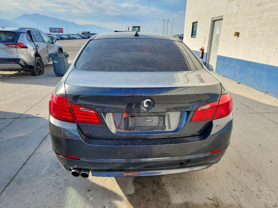 64489926 :رقم المزاد ، WBAFR1C50BC750901 vin ، 2011 Bmw 528 مزاد بيع