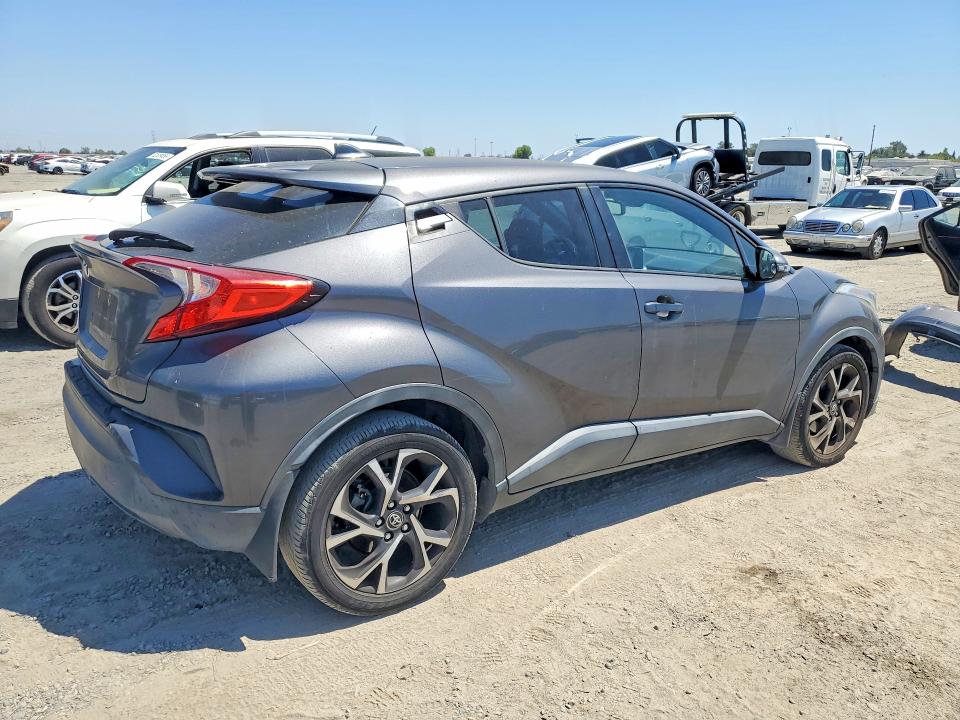 64331856 :رقم المزاد ، NMTKHMBX1JR037817 vin ، 2018 Toyota C-hr مزاد بيع