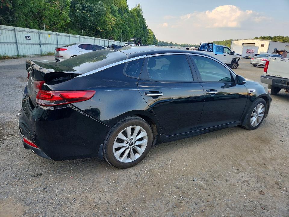 62678186 :رقم المزاد ، 5XXGT4L38JG239251 vin ، 2018 Kia Optima مزاد بيع