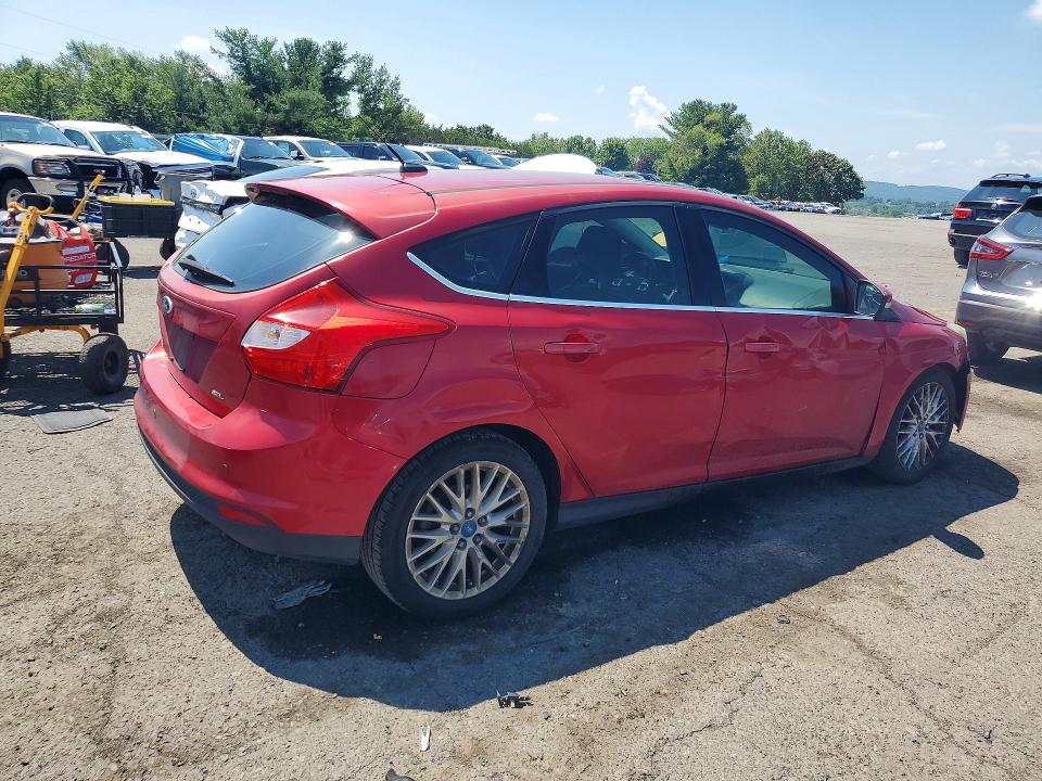 63940496 :رقم المزاد ، 1FAHP3M21CL101679 vin ، 2012 Ford Focus مزاد بيع