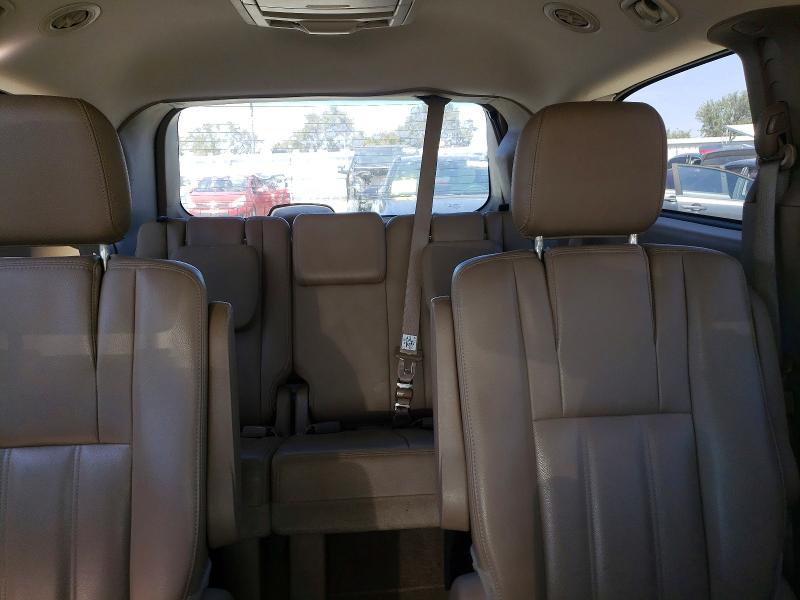 64944316 :رقم المزاد ، 2C4RC1BG8FR626599 vin ، 2015 Chrysler Town & Country مزاد بيع