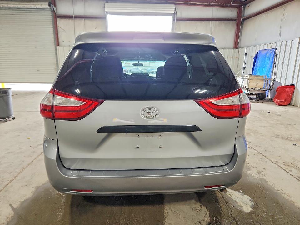 Продаж на аукціоні авто 2015 Toyota Sienna, vin: 5TDZK3DC2FS674969, номер лоту: 64468446