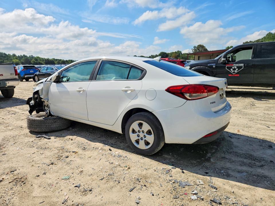 2017 Kia Forte მანქანა იყიდება აუქციონზე, vin: 3KPFK4A77HE064613, აუქციონის ნომერი: 65844346