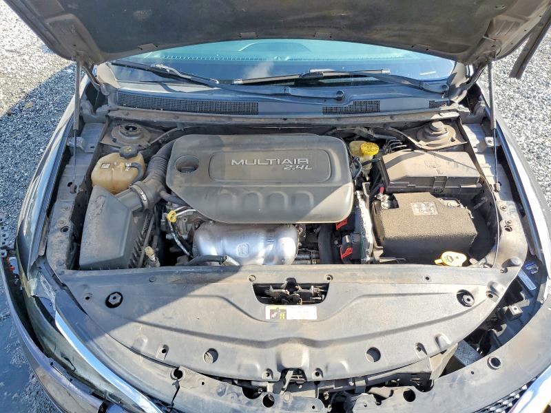 63527986 :رقم المزاد ، 1C3CCCAB0GN176828 vin ، 2016 Chrysler 200 مزاد بيع