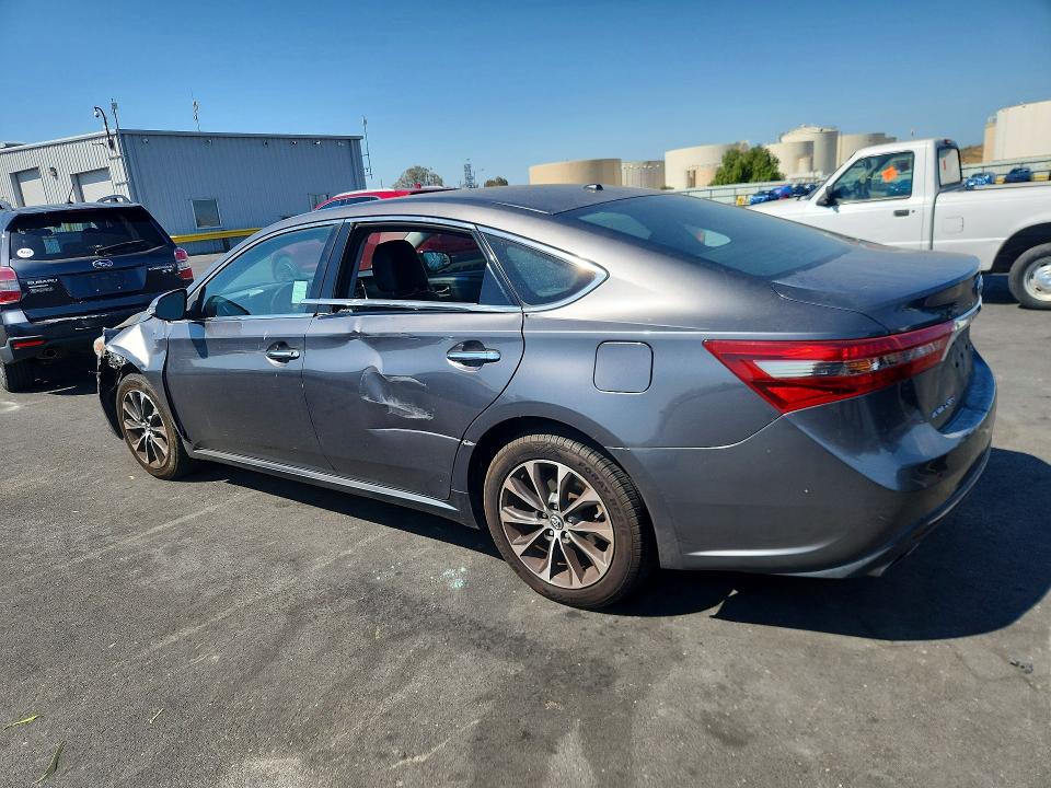 64647146 :رقم المزاد ، 4T1BK1EB4JU285889 vin ، 2018 Toyota Avalon مزاد بيع