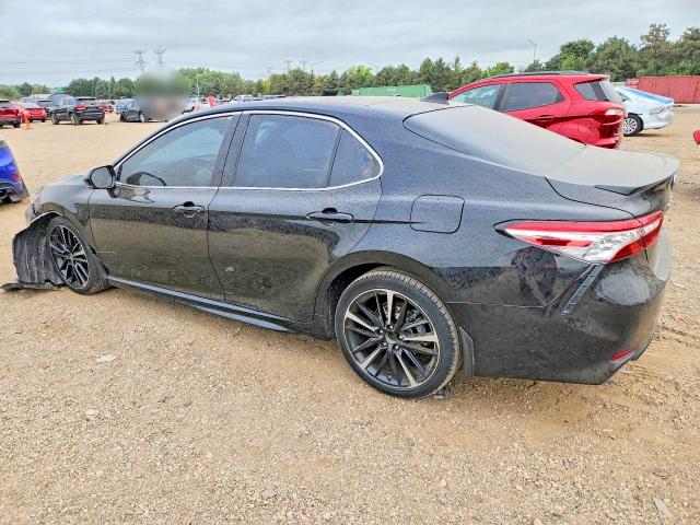 66421496 :رقم المزاد ، 4T1B61HK6JU525363 vin ، 2018 Toyota Camry مزاد بيع