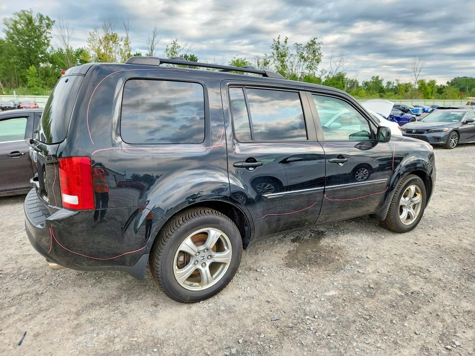 64114386 :رقم المزاد ، 5FNYF4H5XFB017231 vin ، 2015 Honda Pilot مزاد بيع