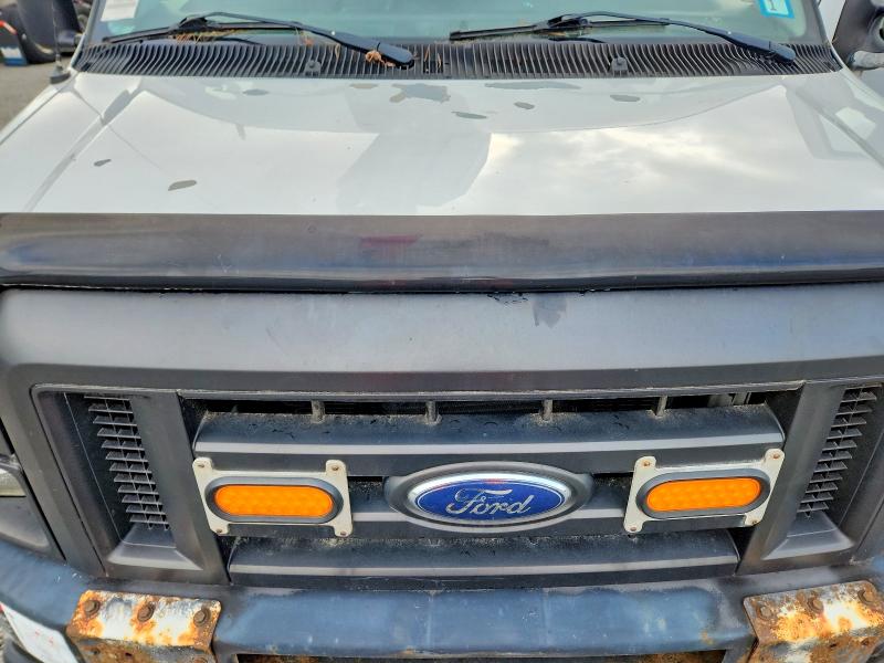 63300466 :رقم المزاد ، 1FTSE3ES5BDB26100 vin ، 2011 Ford E-350 مزاد بيع
