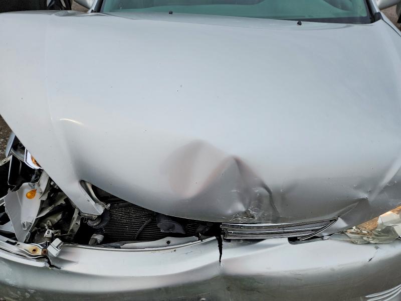 64020636 :رقم المزاد ، 4T1BF32K75U602199 vin ، 2005 Toyota Camry مزاد بيع