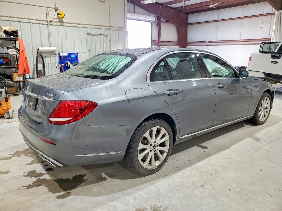 64807816 :رقم المزاد ، W1KZF6JB7LA760083 vin ، 2020 Mercedes-benz E مزاد بيع