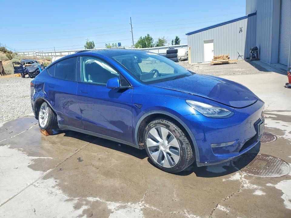 63806826 :رقم المزاد ، 5YJYGDEE9MF060652 vin ، 2021 Tesla Model Y مزاد بيع