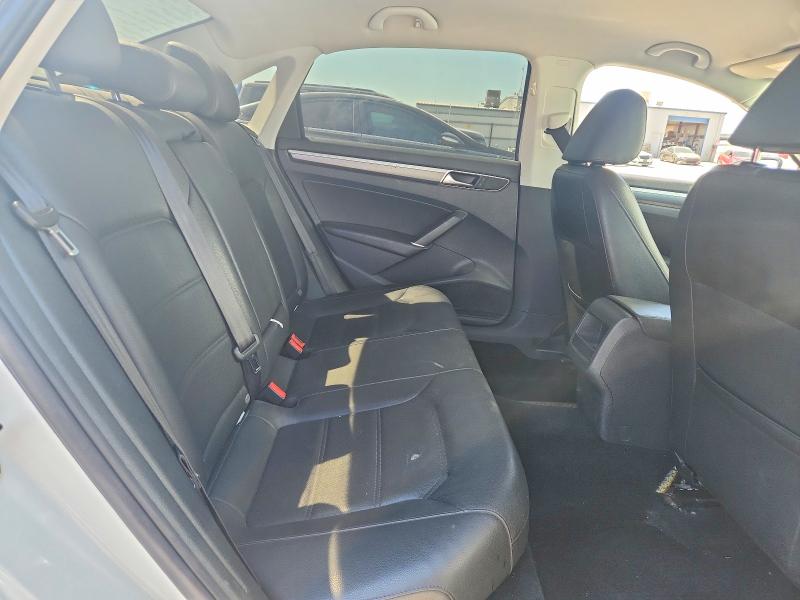 2017 Volkswagen Passat მანქანა იყიდება აუქციონზე, vin: 1VWDT7A31HC072312, აუქციონის ნომერი: 64464216