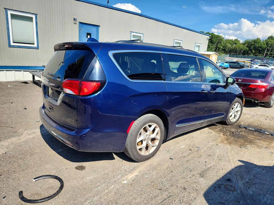 Продажа на аукционе авто 2017 Chrysler Pacifica, vin: 2C4RC1BG9HR822974, номер лота: 65837336