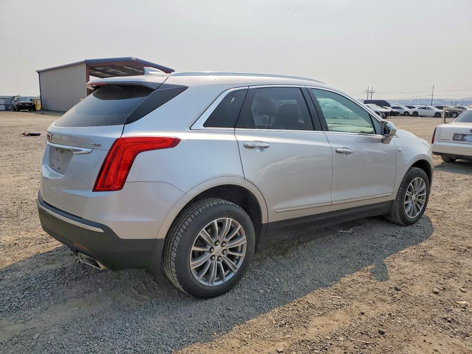 60883176 :رقم المزاد ، 1GYKNDRS7HZ155698 vin ، 2017 Cadillac Xt5 مزاد بيع