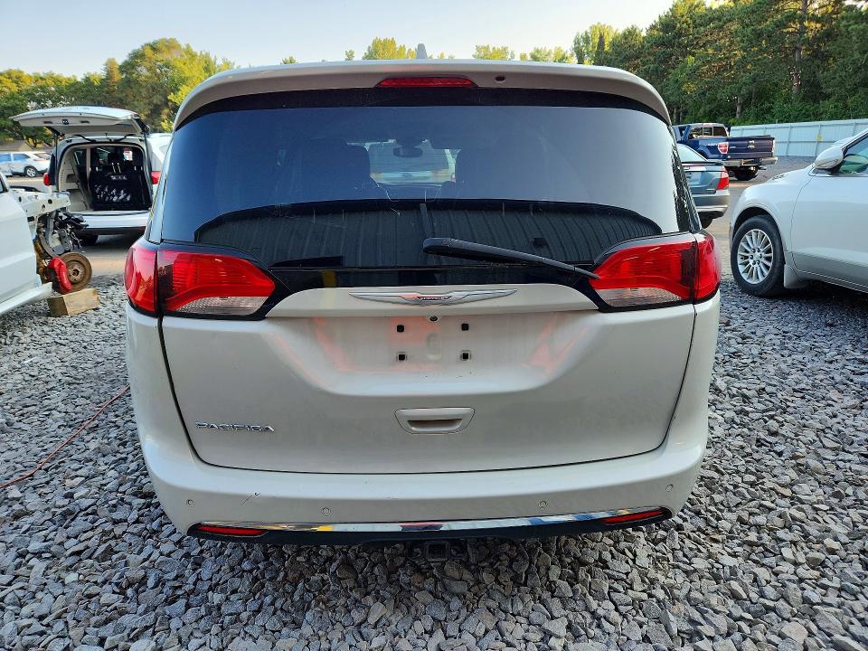 66304456 :رقم المزاد ، 2C4RC1EGXHR622665 vin ، 2017 Chrysler Pacifica مزاد بيع