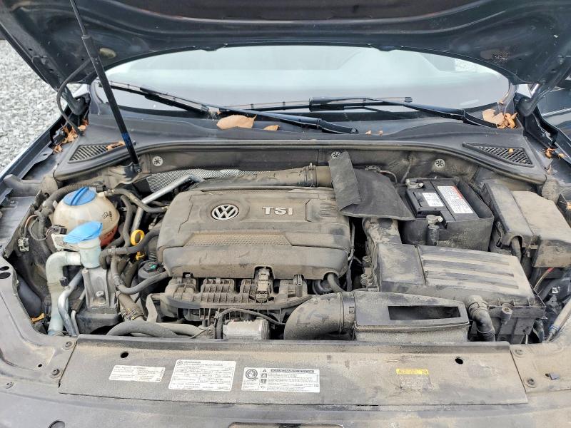 64206396 :رقم المزاد ، 1VWDT7A38HC058357 vin ، 2017 Volkswagen Passat مزاد بيع