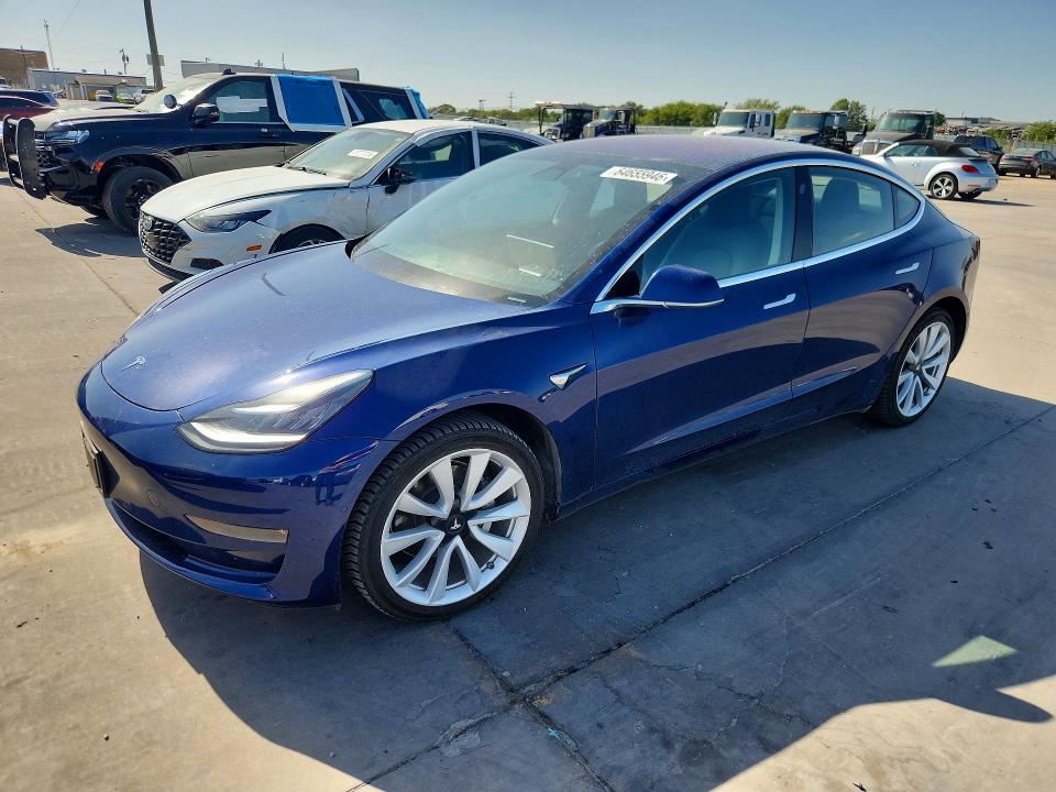 64655946 :رقم المزاد ، 5YJ3E1EA2JF018170 vin ، 2018 Tesla Model 3 مزاد بيع