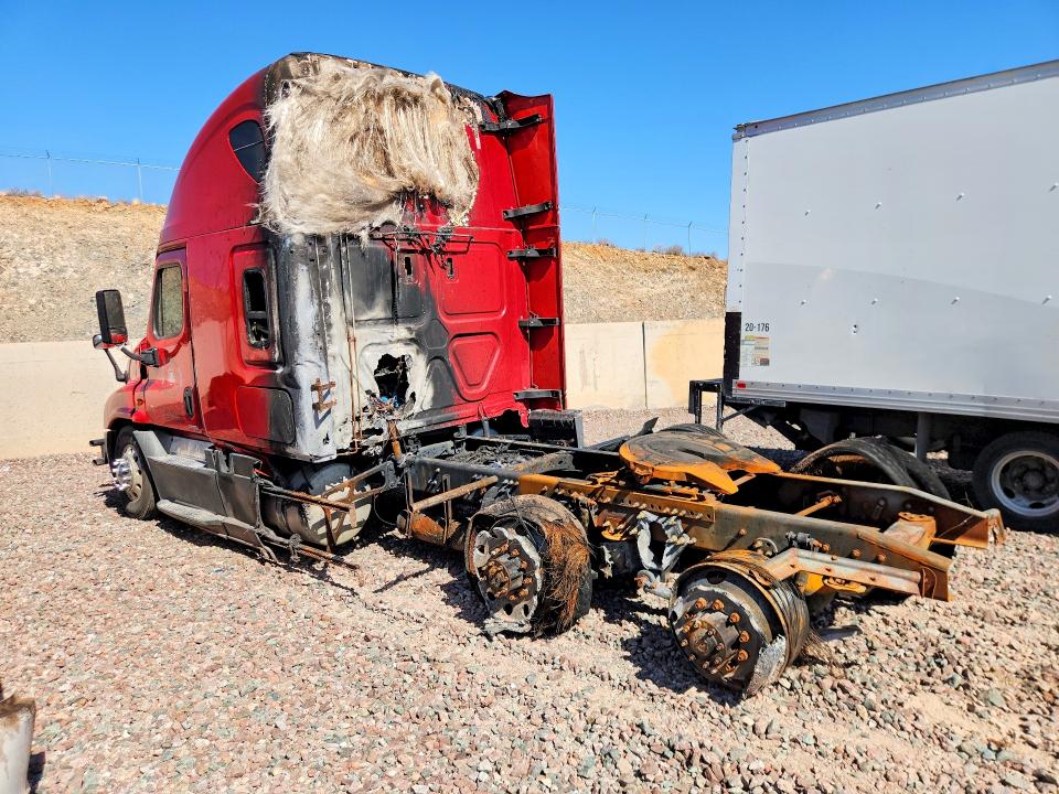 65360756 :رقم المزاد ، 3AKJGLDR8JSJE9338 vin ، 2018 Freightliner Cascadia 125 مزاد بيع