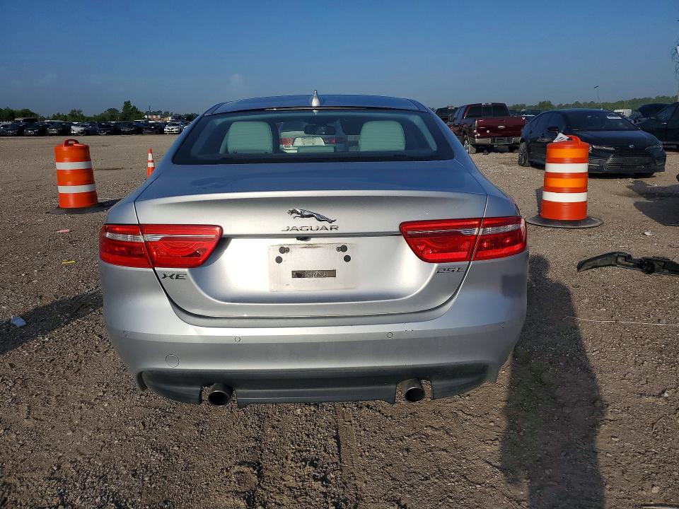 64154006 :رقم المزاد ، SAJAD4BG9HA973749 vin ، 2017 Jaguar Xe مزاد بيع