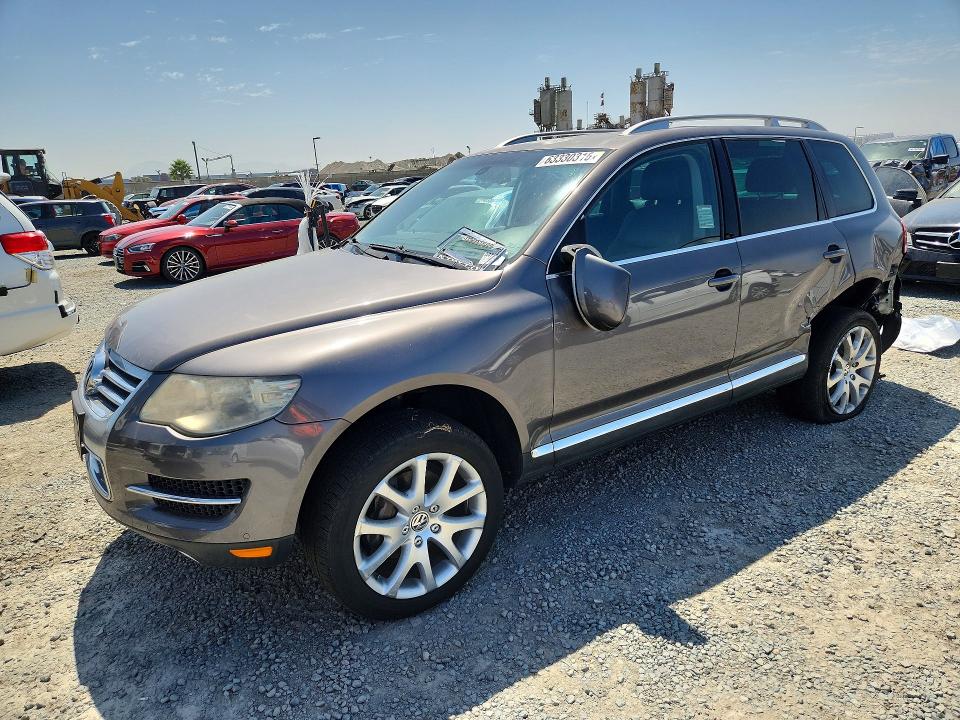 2008 Volkswagen Touareg 2 მანქანა იყიდება აუქციონზე, vin: WVGCB77L18D047487, აუქციონის ნომერი: 63330316