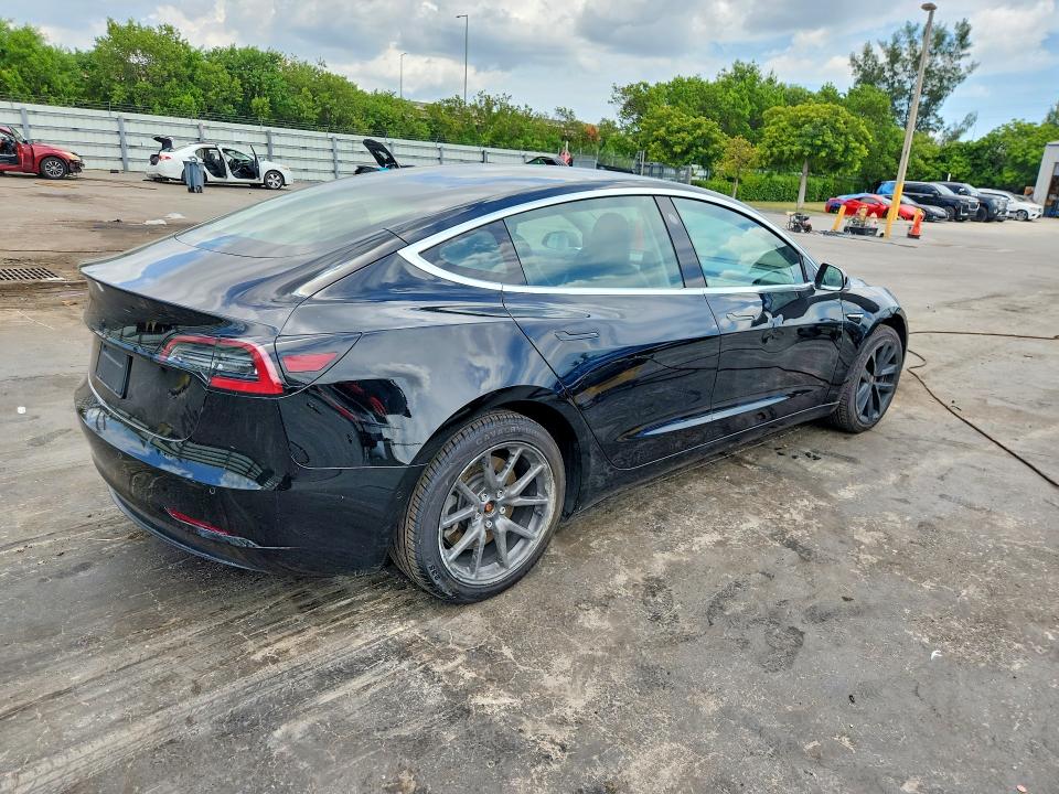 65738456 :رقم المزاد ، 5YJ3E1EA6KF398213 vin ، 2019 Tesla Model 3 مزاد بيع