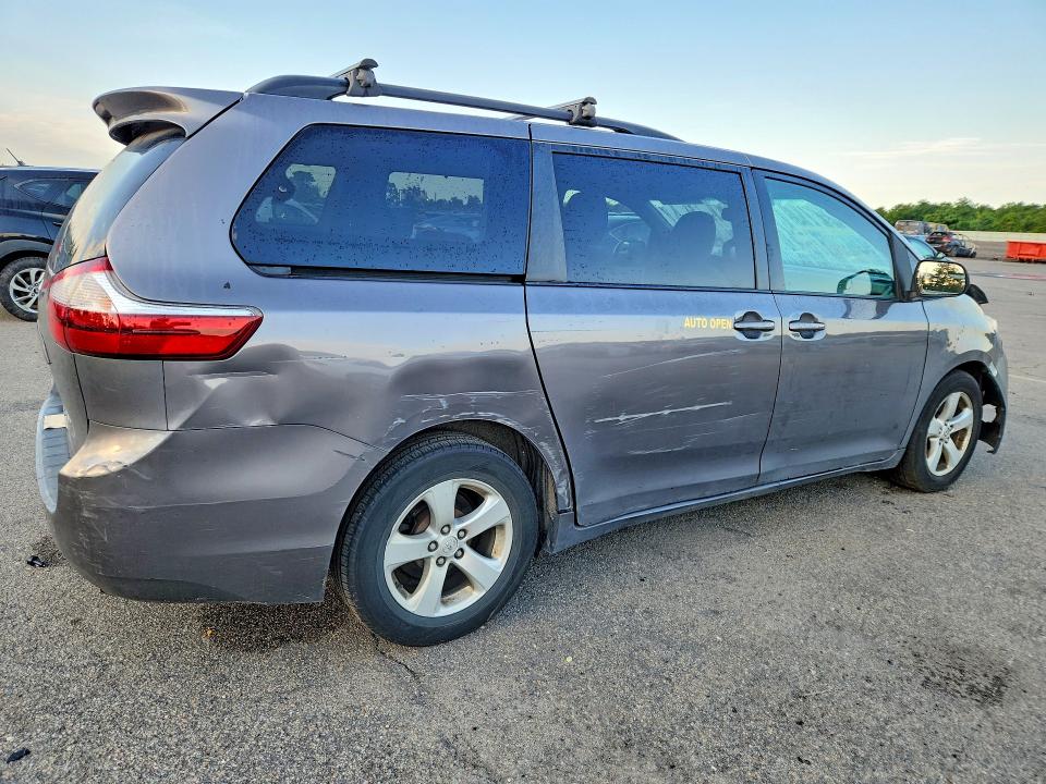 2017 Toyota Sienna მანქანა იყიდება აუქციონზე, vin: 5TDKZ3DC7HS781998, აუქციონის ნომერი: 64421176
