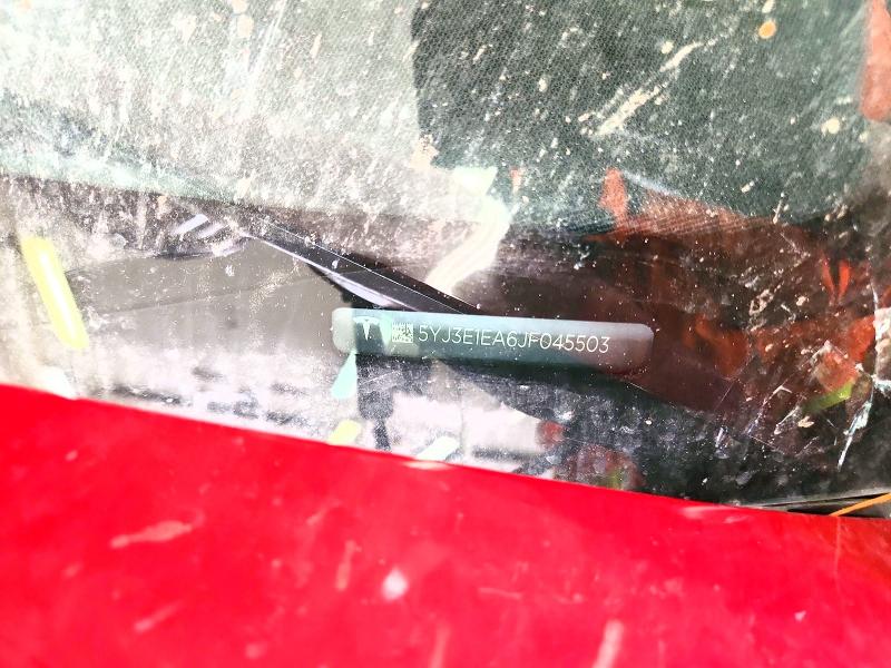 66068646 :رقم المزاد ، 5YJ3E1EA6JF045503 vin ، 2018 Tesla Model 3 مزاد بيع