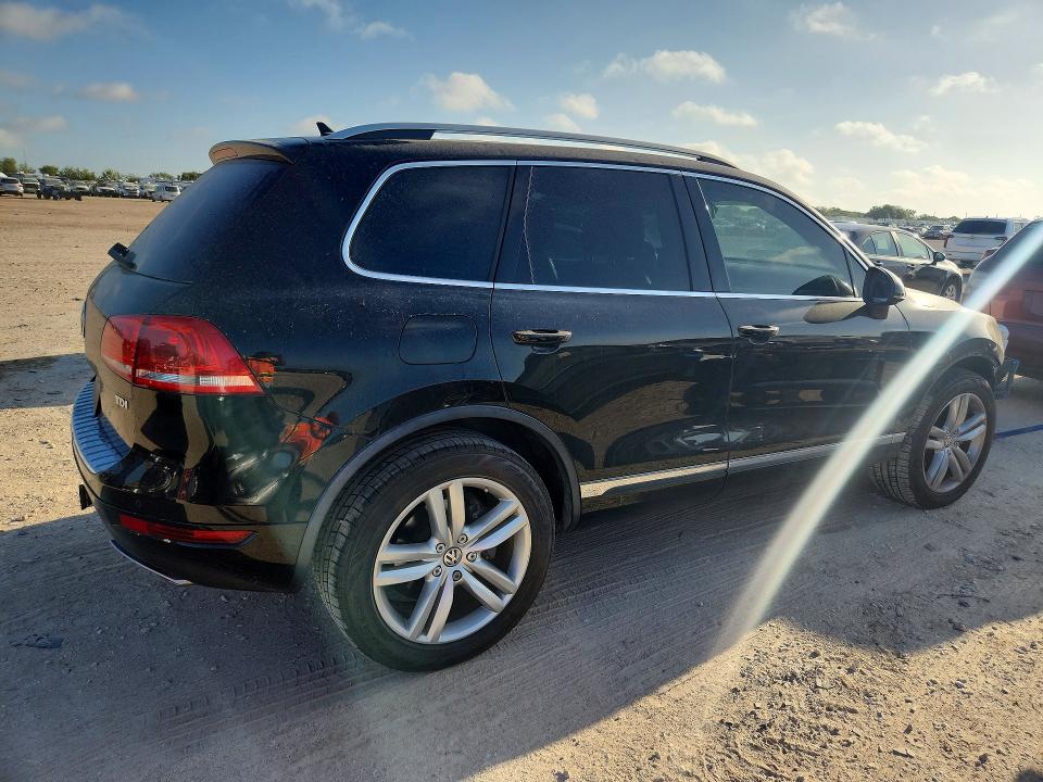 2012 Volkswagen Touareg მანქანა იყიდება აუქციონზე, vin: WVGFK9BP1CD001251, აუქციონის ნომერი: 65692876