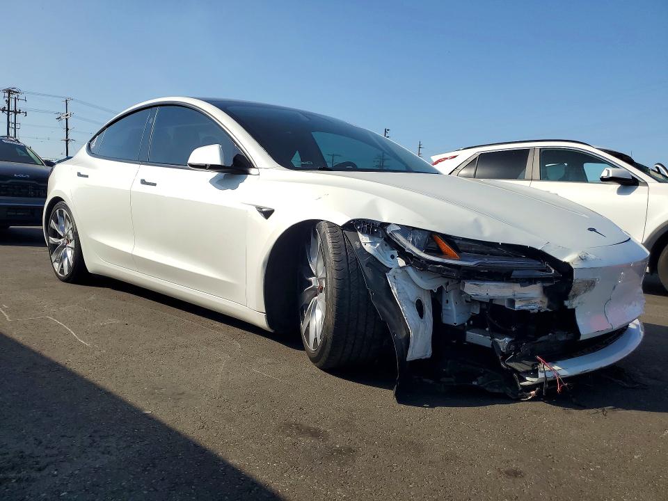 Продажа на аукционе авто 2024 Tesla Model 3, vin: 5YJ3E1EBXRF735050, номер лота: 64439446