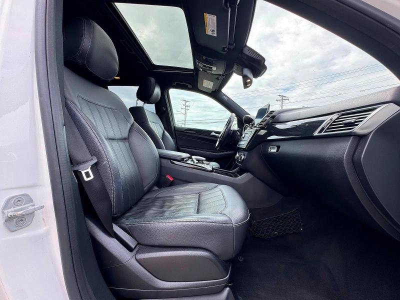 67076666 :رقم المزاد ، 4JGDA5HB1HA883366 vin ، 2017 Mercedes-benz Gle مزاد بيع