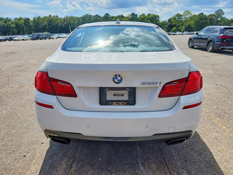 64666906 :رقم المزاد ، WBAFU9C57BC786176 vin ، 2011 Bmw 550 مزاد بيع