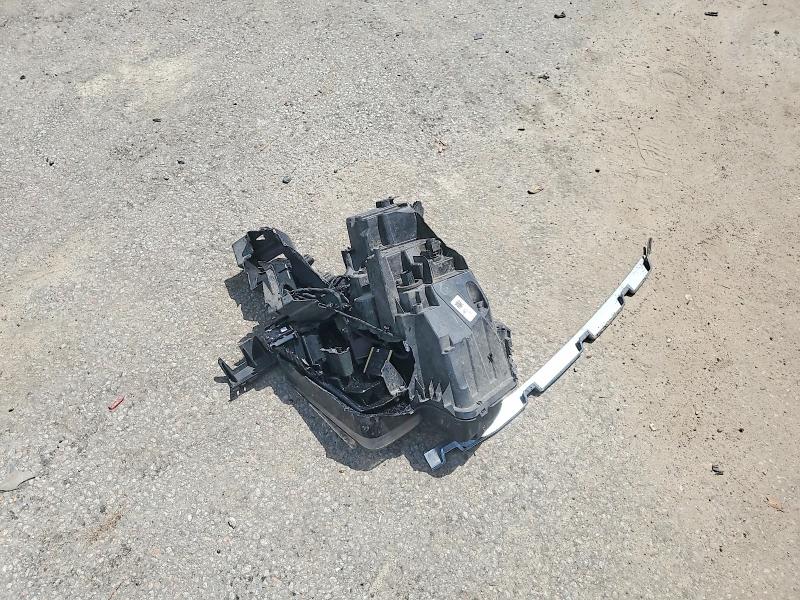 64387246 :رقم المزاد ، 1GNSCFKD4NR117562 vin ، 2022 Chevrolet Suburban مزاد بيع