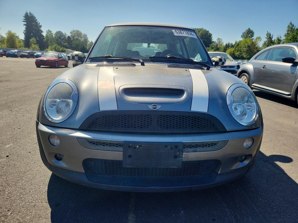 63871856 :رقم المزاد ، WMWRE33494TD85071 vin ، 2004 Mini Cooper مزاد بيع