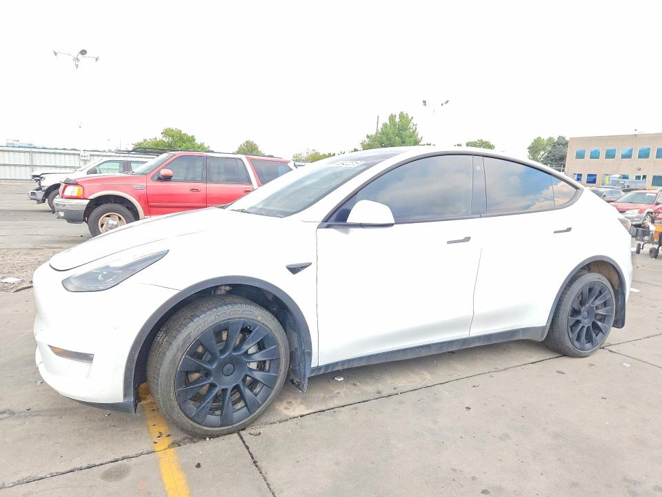 Продажа на аукционе авто 2023 Tesla Model Y, vin: 7SAYGDEE0PF695282, номер лота: 63422316