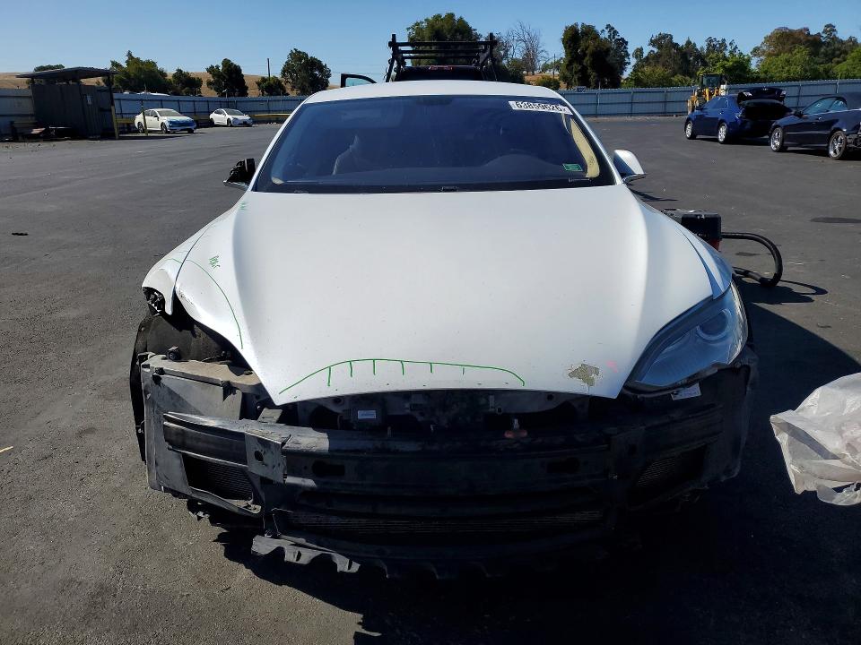 63859626 :رقم المزاد ، 5YJSA1H17EFP28237 vin ، 2014 Tesla Model S مزاد بيع