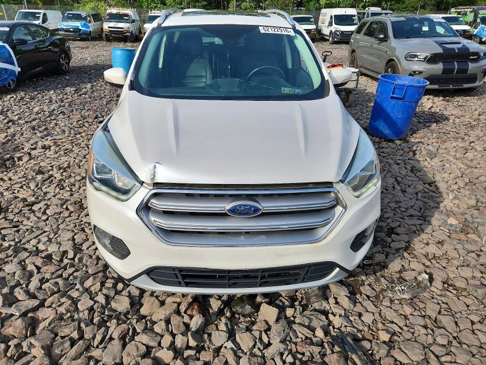 Продаж на аукціоні авто 2017 Ford Escape, vin: 1FMCU9J9XHUD03273, номер лоту: 62122916