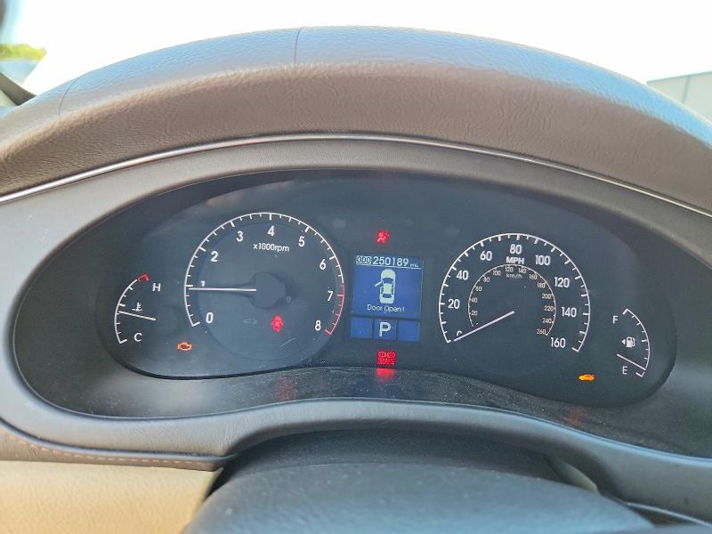 64747606 :رقم المزاد ، KMHGC4DE9BU132183 vin ، 2011 Hyundai Genesis مزاد بيع