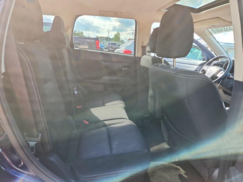 65858806 :رقم المزاد ، JA4AZ3A36JZ045259 vin ، 2018 Mitsubishi Outlander مزاد بيع