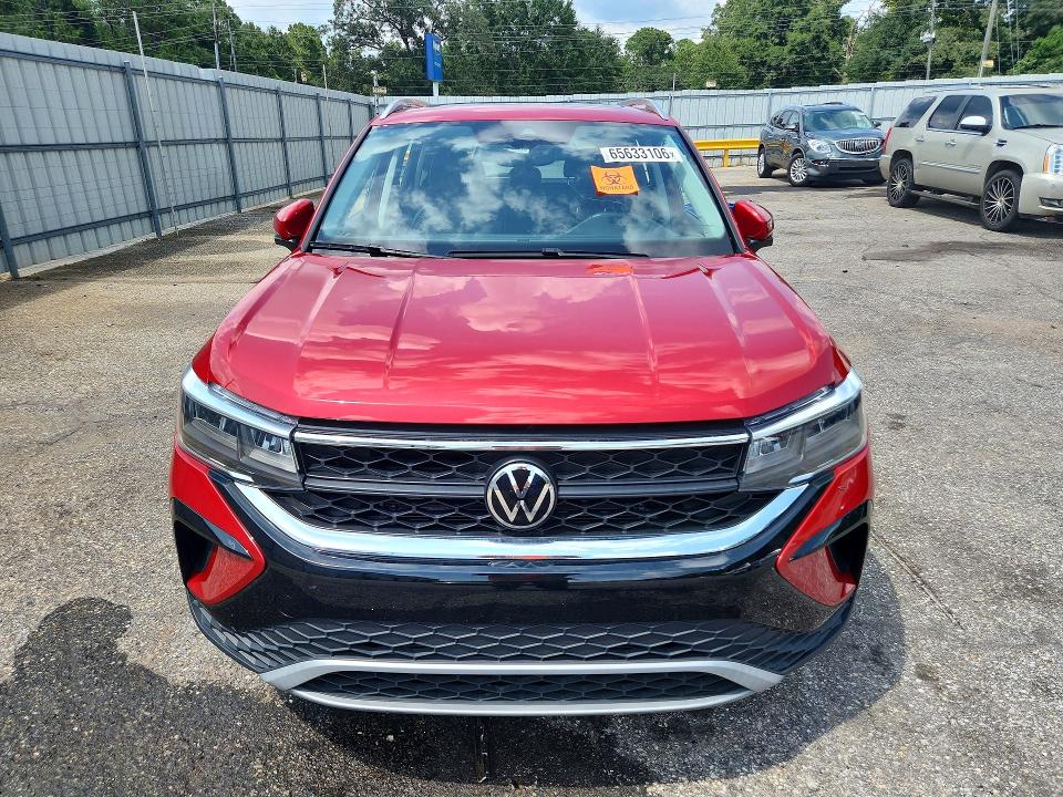 65633106 :رقم المزاد ، 3VVEX7B22PM322995 vin ، 2023 Volkswagen Taos مزاد بيع