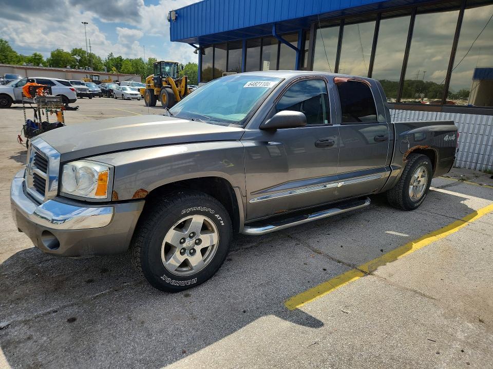 2005 Dodge Dakota მანქანა იყიდება აუქციონზე, vin: 1D7HW58N85S204660, აუქციონის ნომერი: 64821106