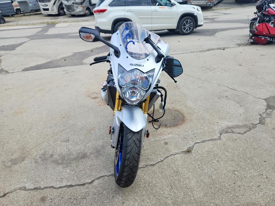 66641666 :رقم المزاد ، JS1GR7MA7T7100344 vin ، 2026 Suzuki Gsx-r750 مزاد بيع