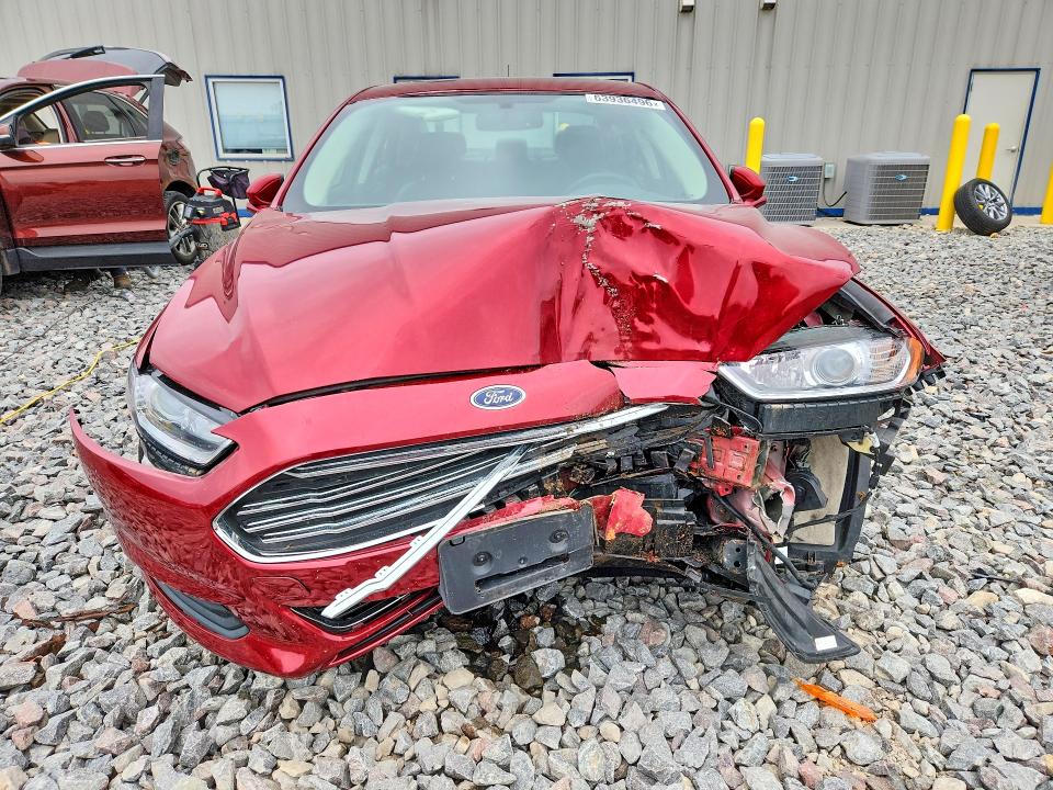 63936496 :رقم المزاد ، 3FA6P0H92JR260495 vin ، 2018 Ford Fusion مزاد بيع