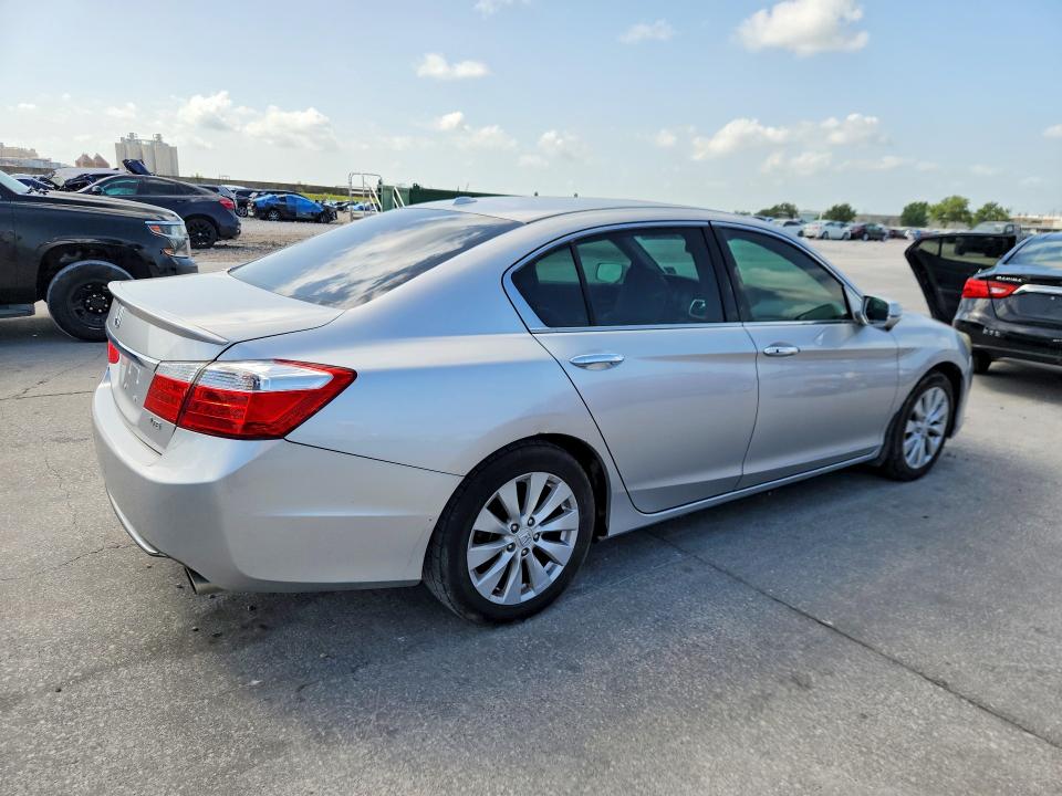 65139456 :رقم المزاد ، 1HGCR3F85FA001005 vin ، 2015 Honda Accord مزاد بيع