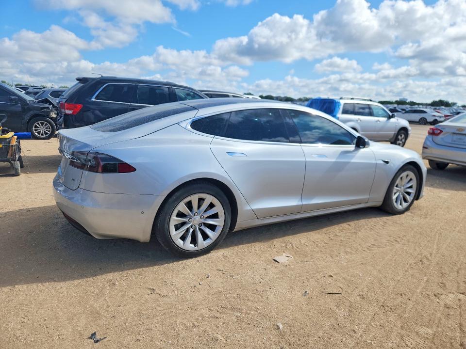64585186 :رقم المزاد ، 5YJSA1E15HF206781 vin ، 2017 Tesla Model S مزاد بيع