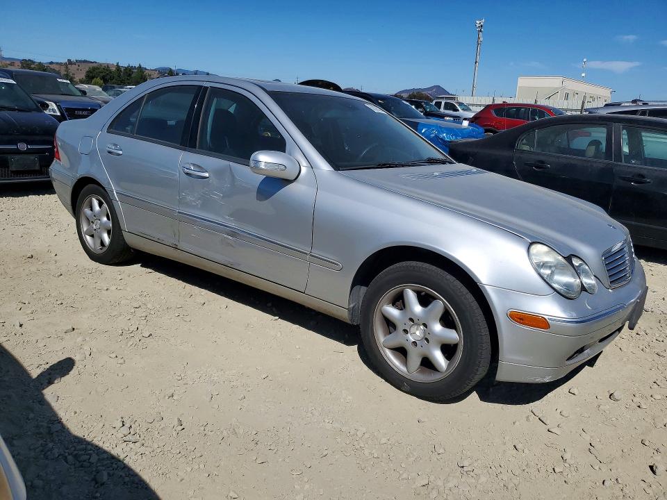 66308526 :رقم المزاد ، WDBRF64J74F535436 vin ، 2004 Mercedes-benz C مزاد بيع