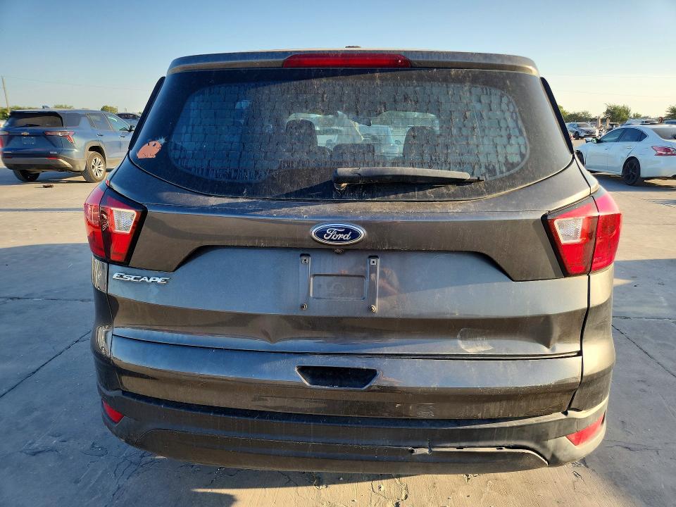 64749936 :رقم المزاد ، 1FMCU0F70KUB00970 vin ، 2019 Ford Escape مزاد بيع