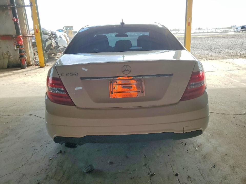 2012 Mercedes-benz C მანქანა იყიდება აუქციონზე, vin: WDDGF4HB4CR203540, აუქციონის ნომერი: 67036256