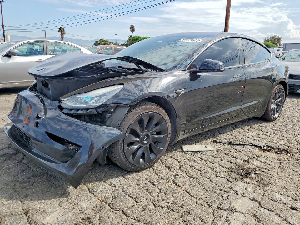 64419886 :رقم المزاد ، 5YJ3E1EA2JF108371 vin ، 2018 Tesla Model 3 مزاد بيع