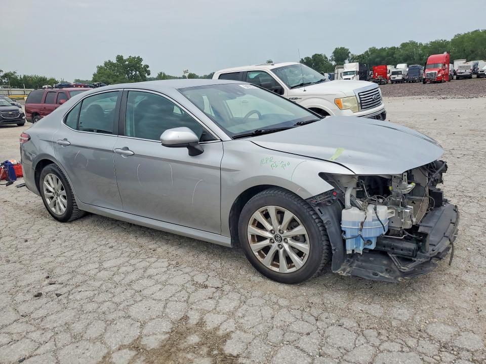 64023576 :رقم المزاد ، 4T1B11HK7KU785402 vin ، 2019 Toyota Camry مزاد بيع